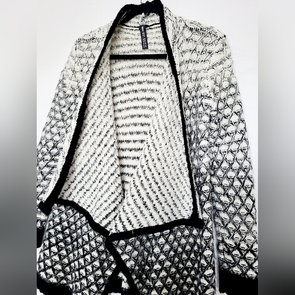 Design Lab Women 100% Acrylic Open Front Knit  Cardigan Black &White Ombre Small - Picture 4 of 16